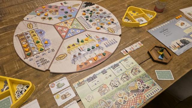 Completed solo game of formaggio